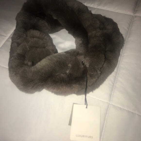ENDLESS LUXURY FUR SCARF - Picture 3 of 4